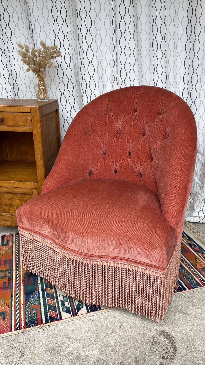 Pink velvet toad armchair