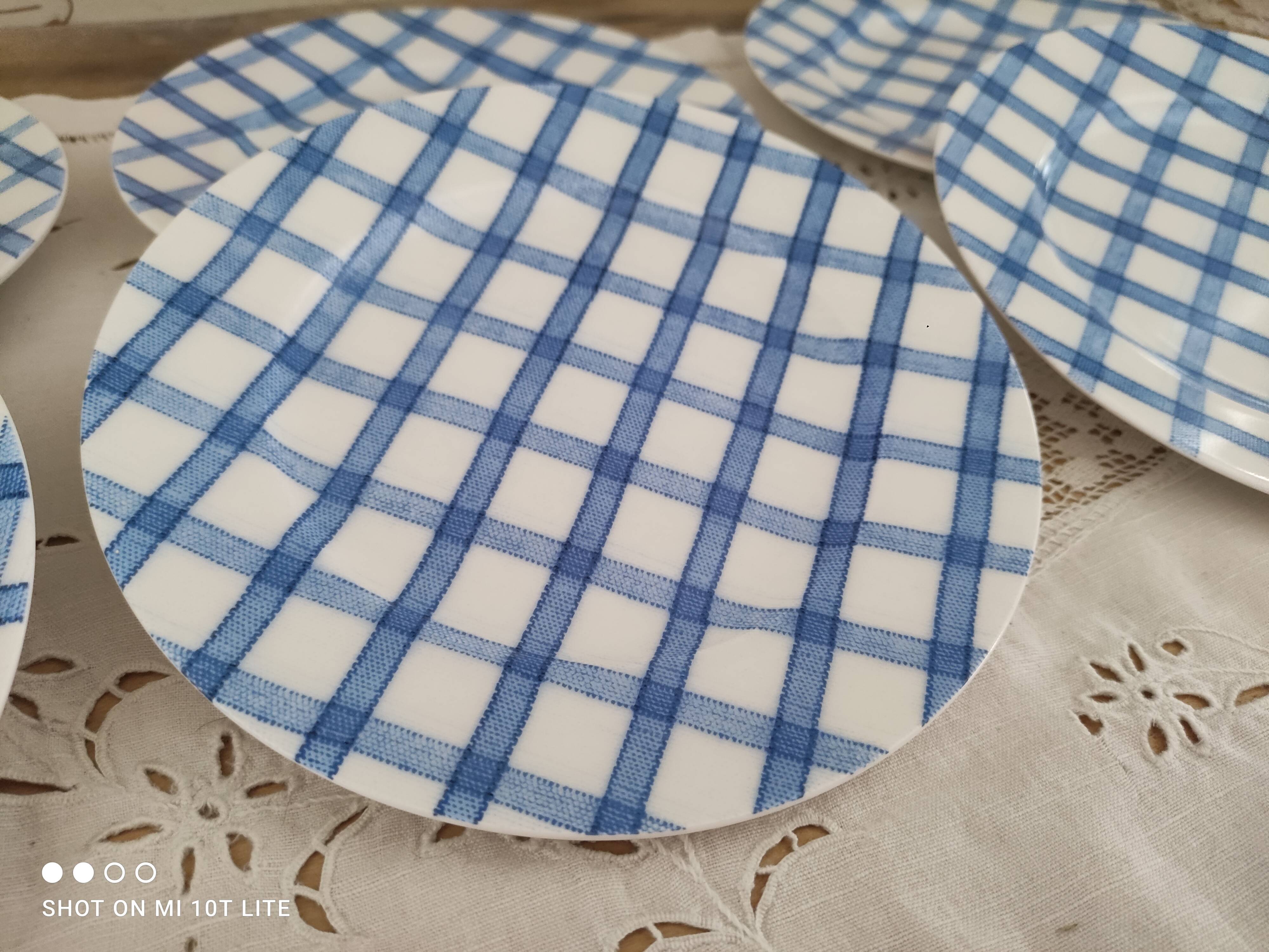 Lot de 6 assiettes à dessert en porcelaine Leoni by Sia Home Fashion décor torchon à carreaux bleus