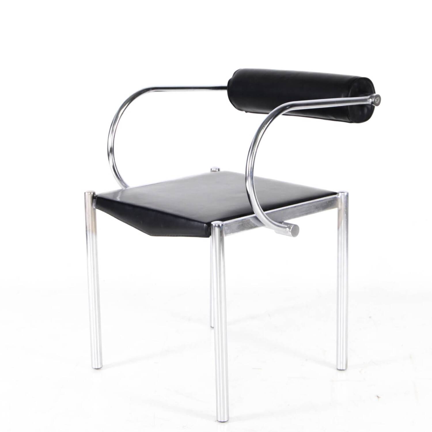 Set of 6 chrome and leather chairs