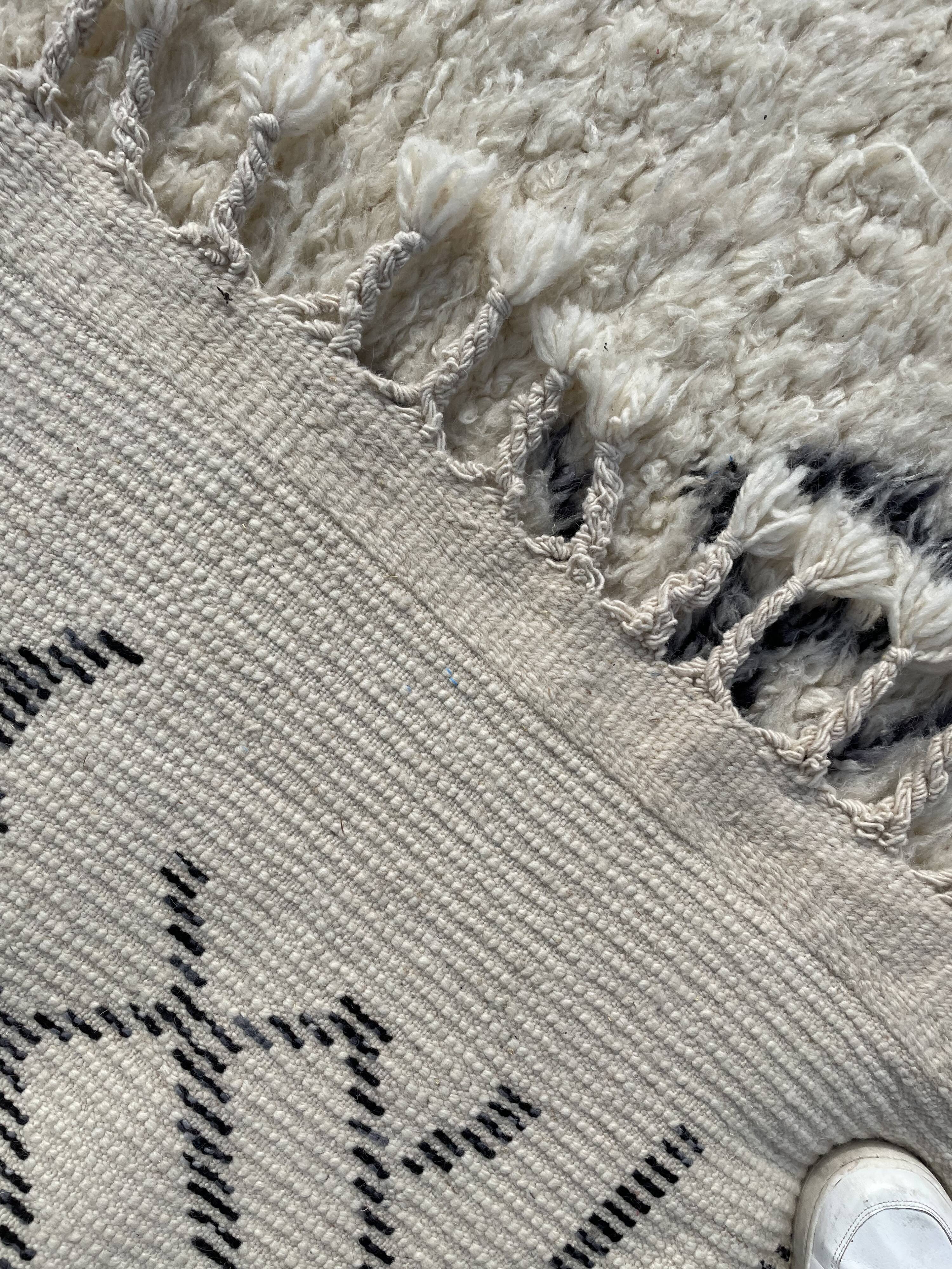 Modern berber carpet beni ouarain 200x300 cm