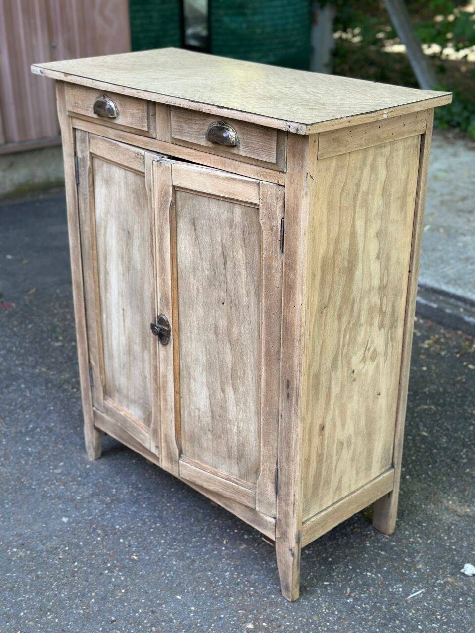 Renovated vintage Parisian buffet in solid wood from the 1940s.