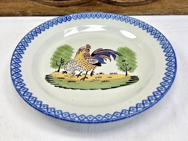 Ancien plat coq poule Saint Clément Luneville modèle Charolles