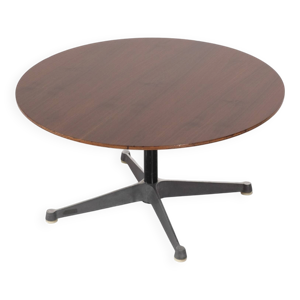 Table basse conçue par