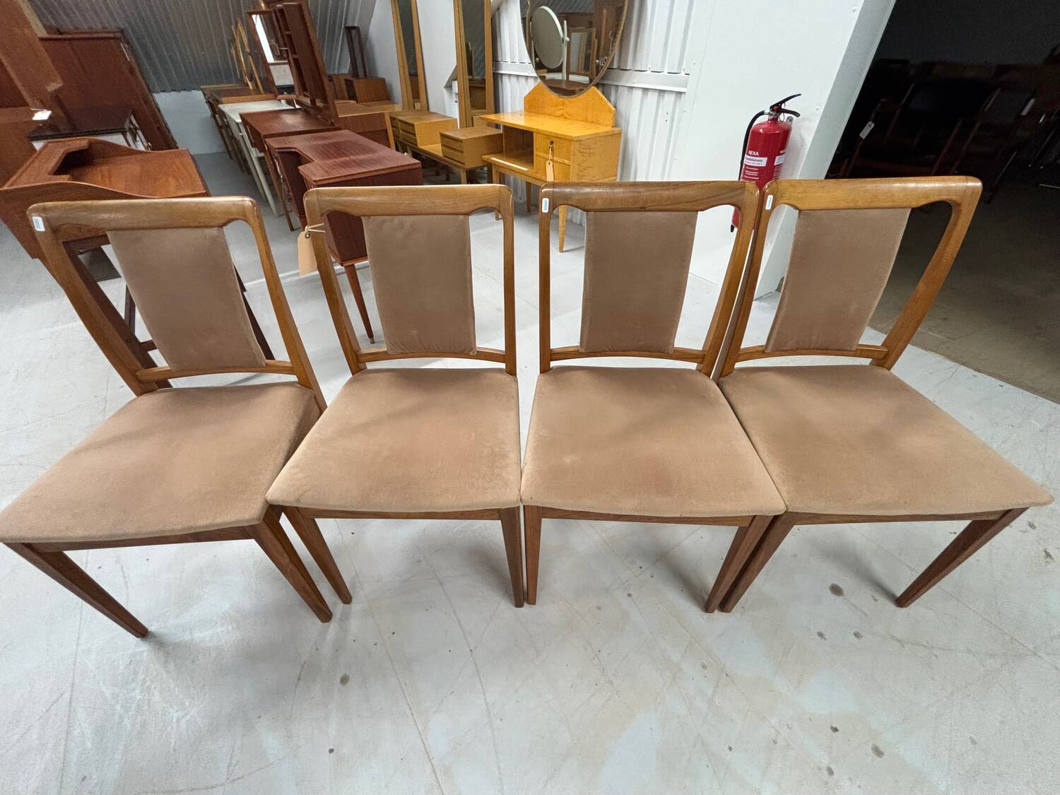 Set de 4 chaises scandinave en noyer, Suède, 1960