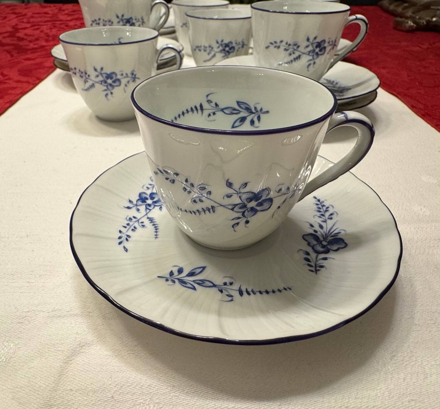 Set of 8 Limoges porcelain coffee cups and saucers, Ber
