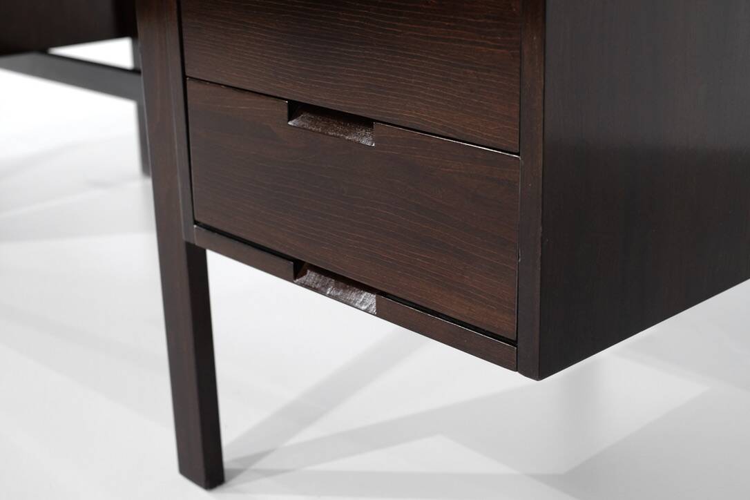 Canaan desk in wood and leather by Marcel Breuer for Gavina, Italy 1950s.