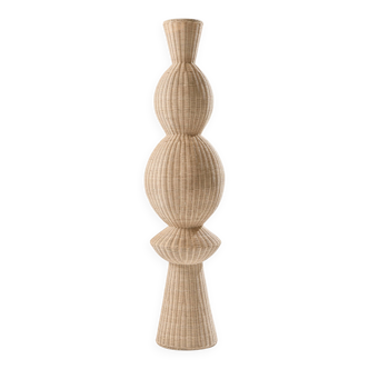 Manon rattan column