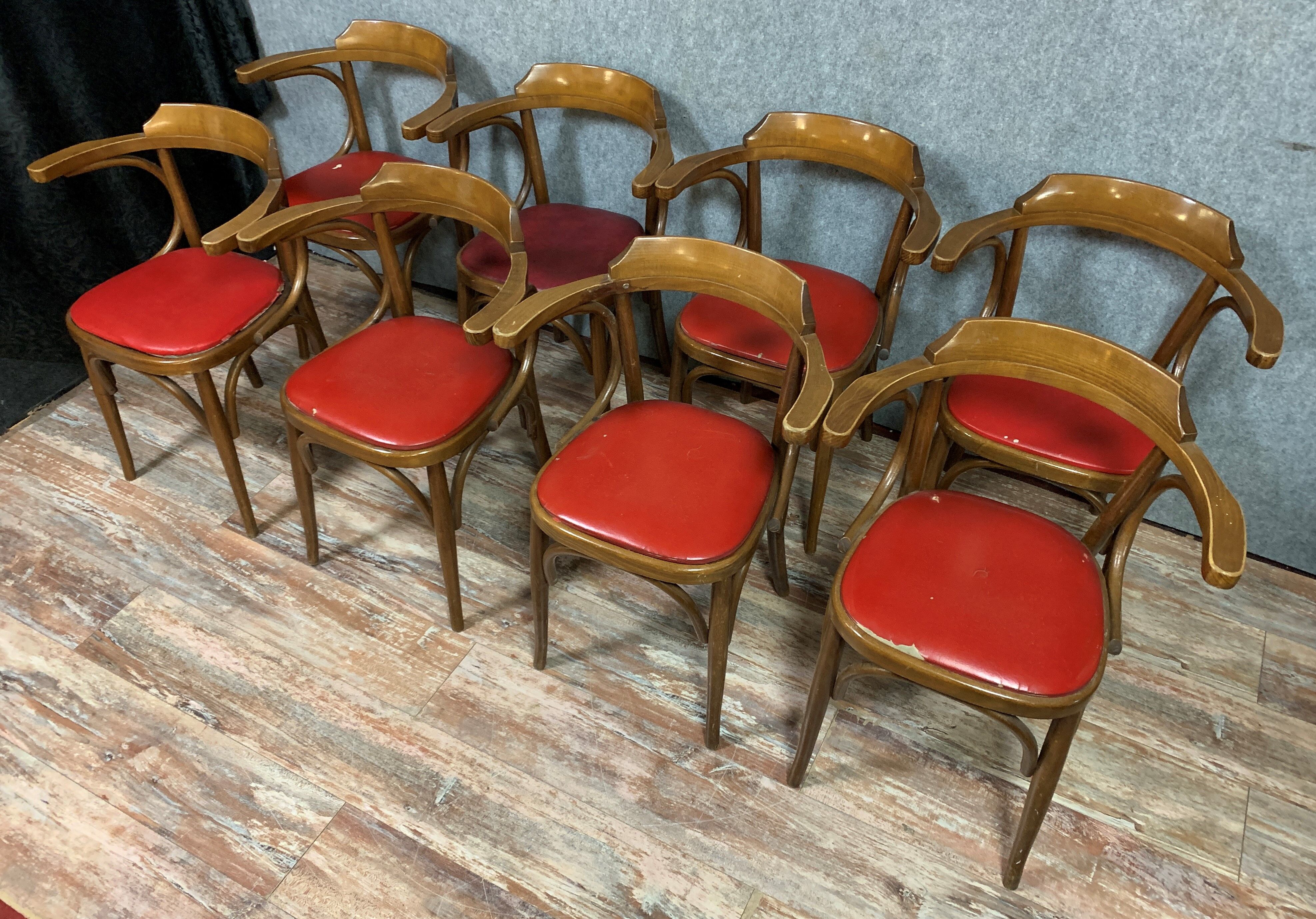 Série de 8 chaises en bois courbé vers 1940