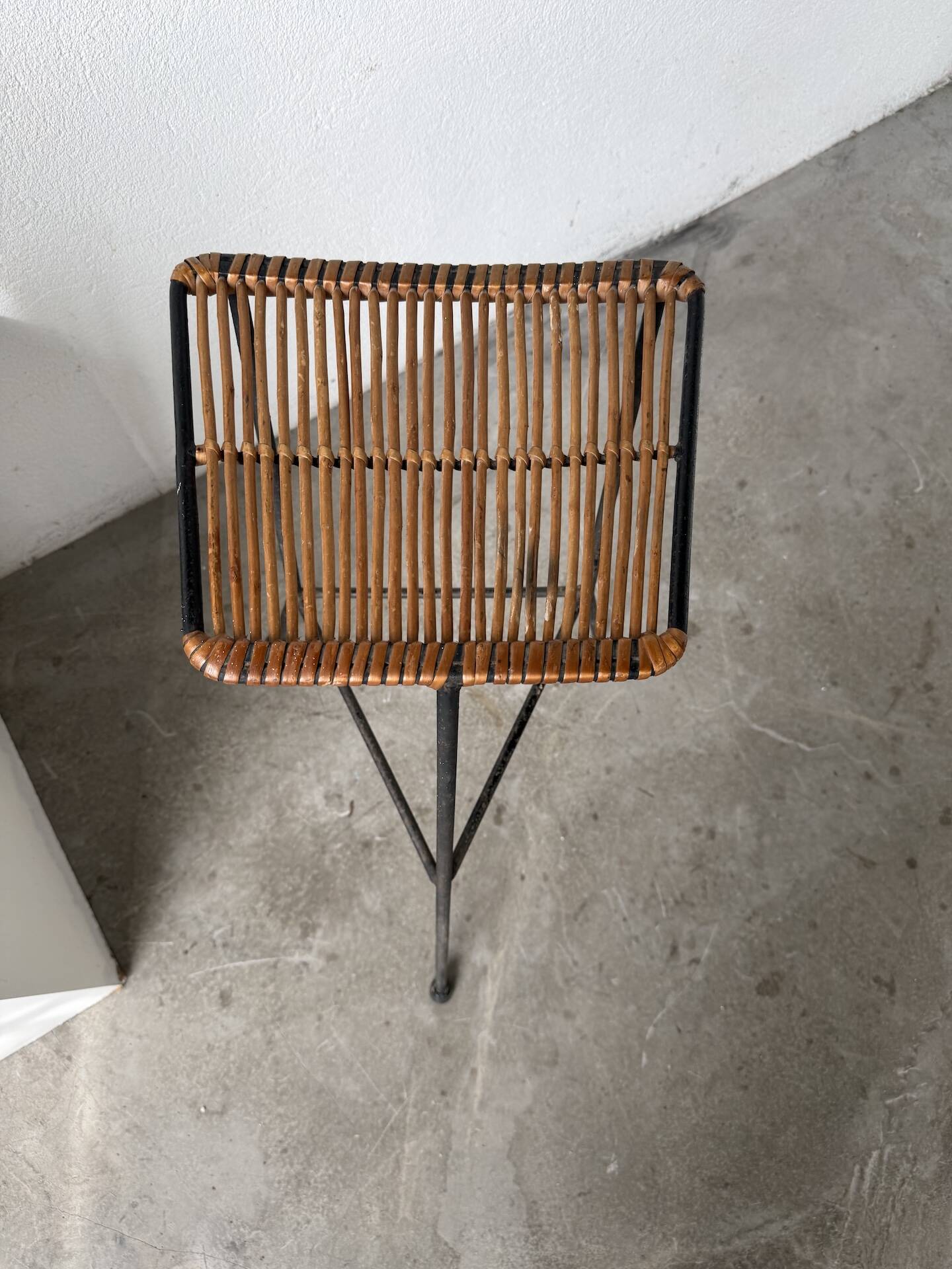 Wicker and metal stool Dennis Lennon 1950