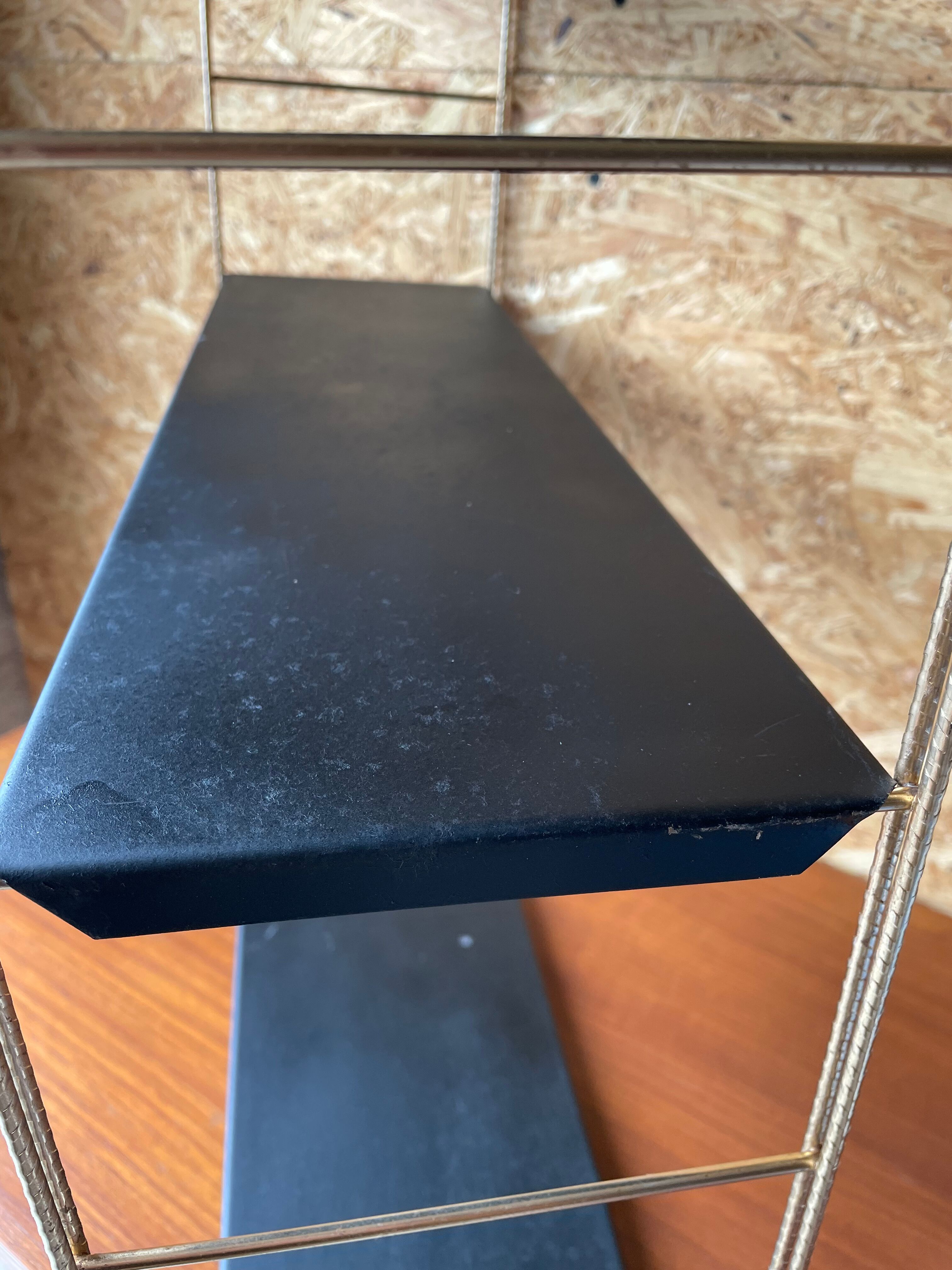 Wall shelf 60s tomado style