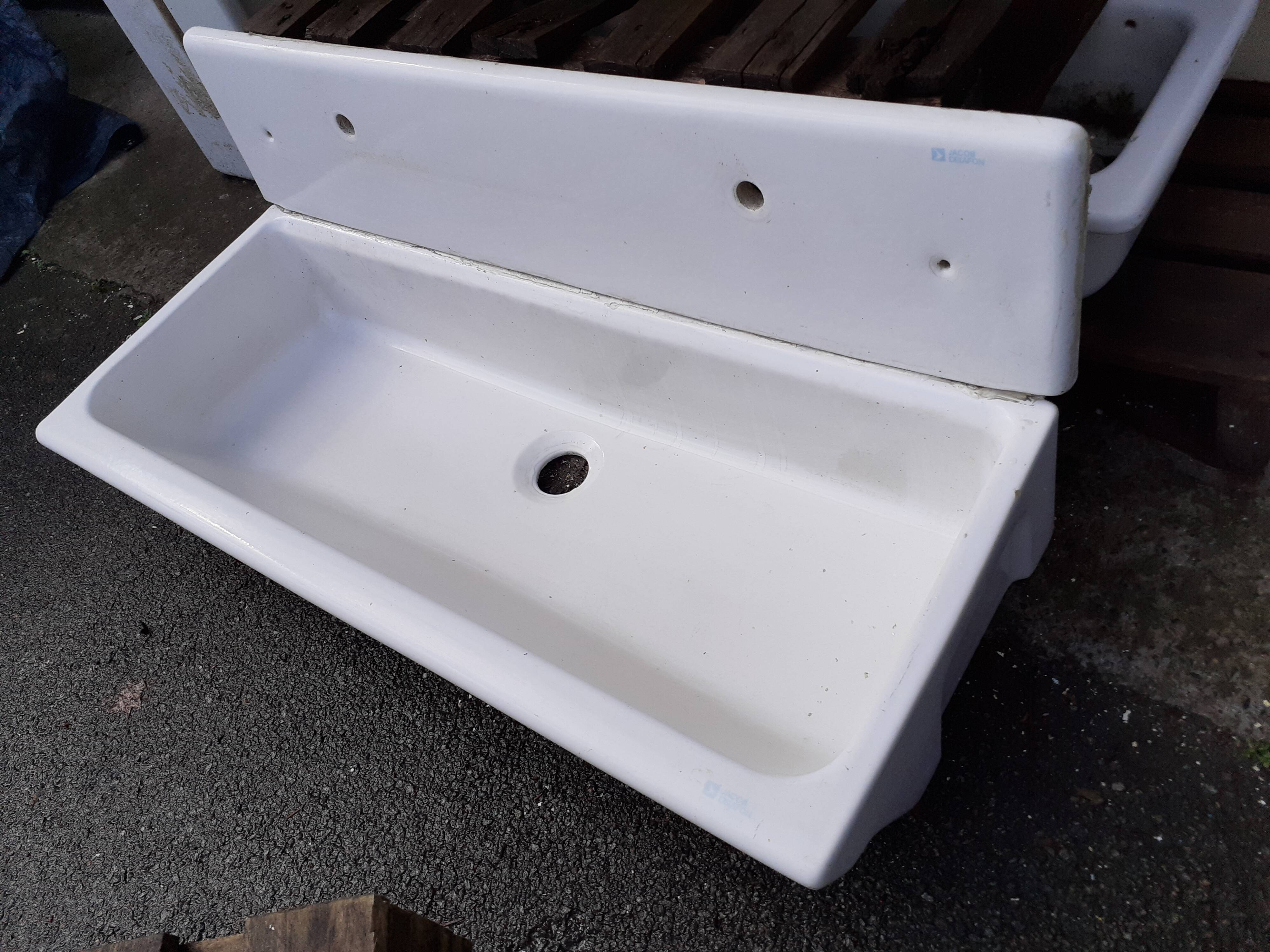 School sink, factory