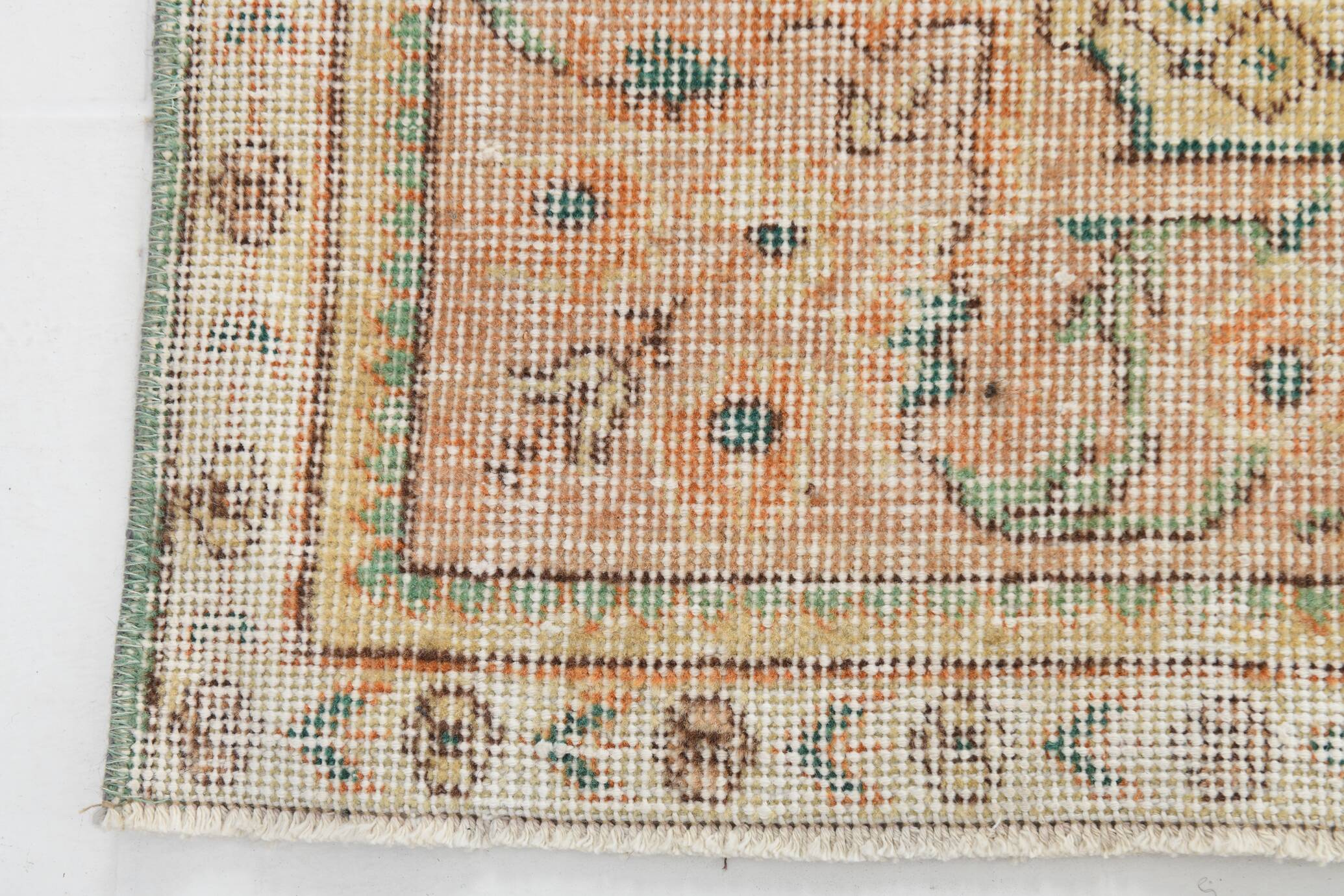 6x10 Peach Beige & Green Soft Wool Vintage Rug, 201x308Cm SK 5621