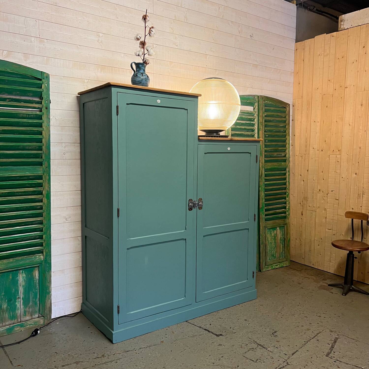 Workshop locker room