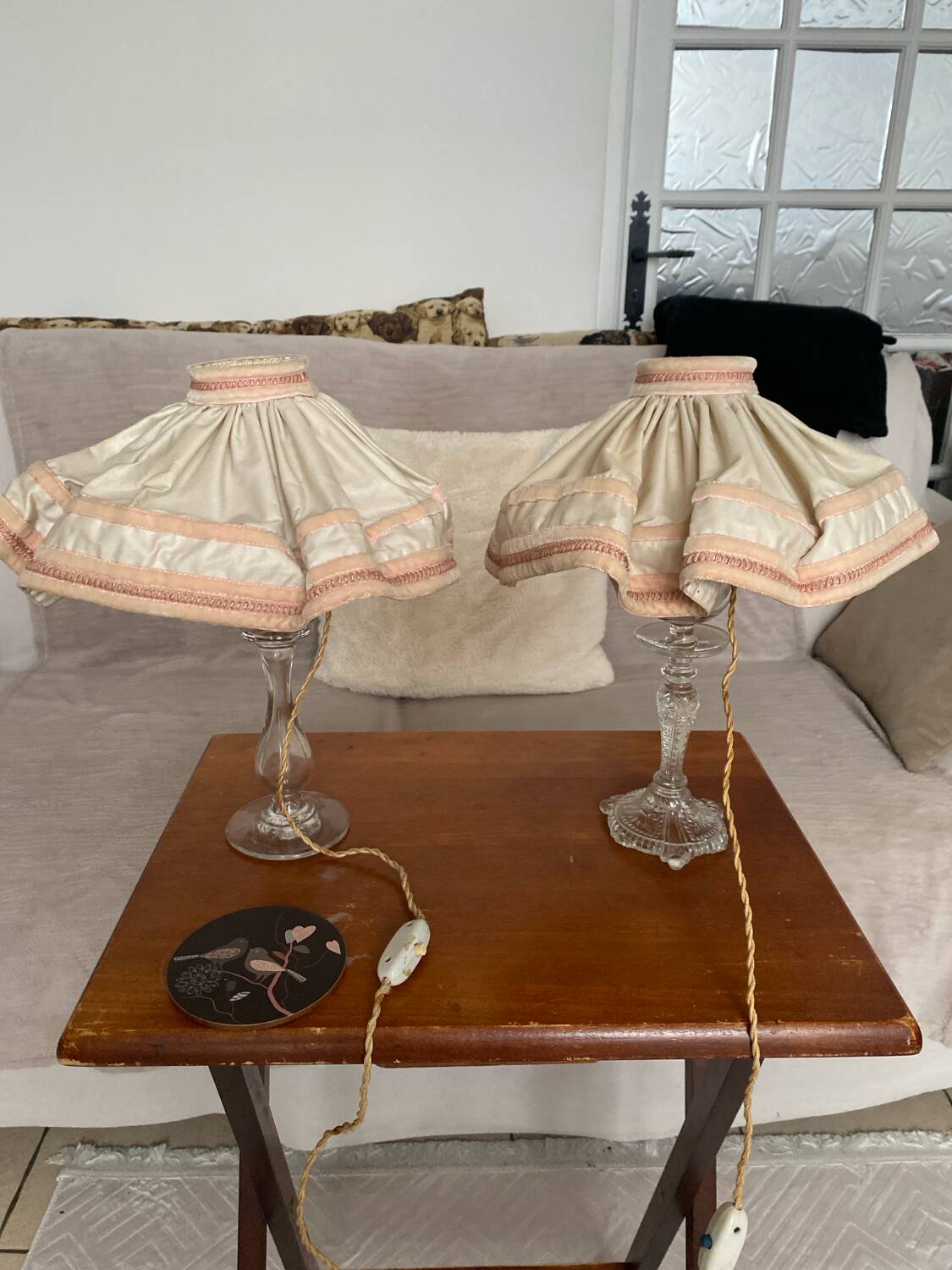 2 vintage bedside lamps