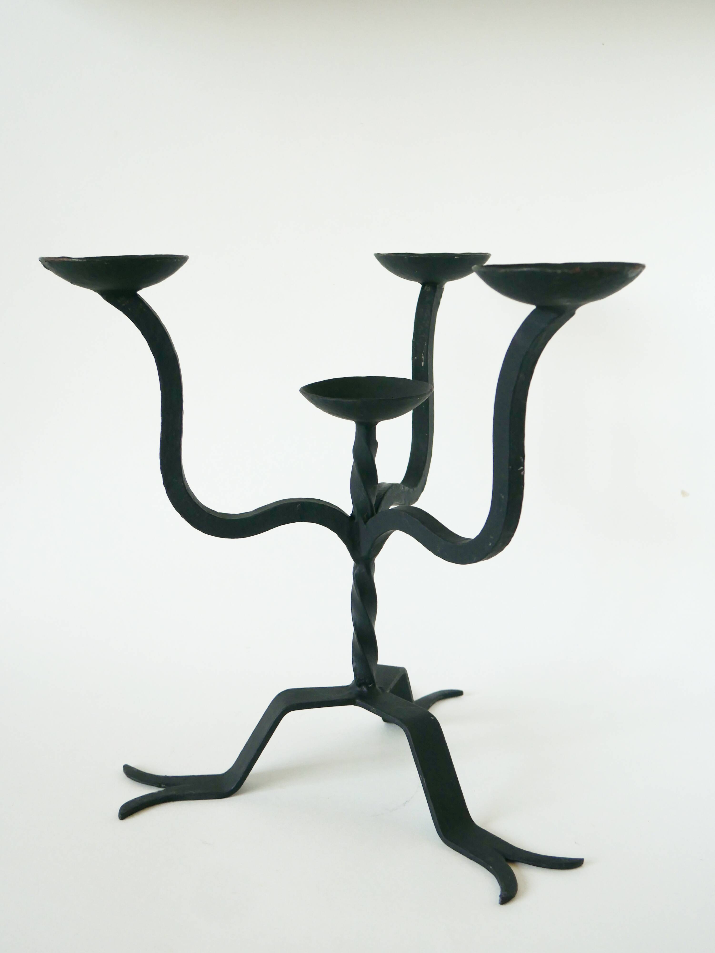 Grand bougeoir cinq feux en fer forgé, Brutaliste, 1970 - 27 X 36 cm