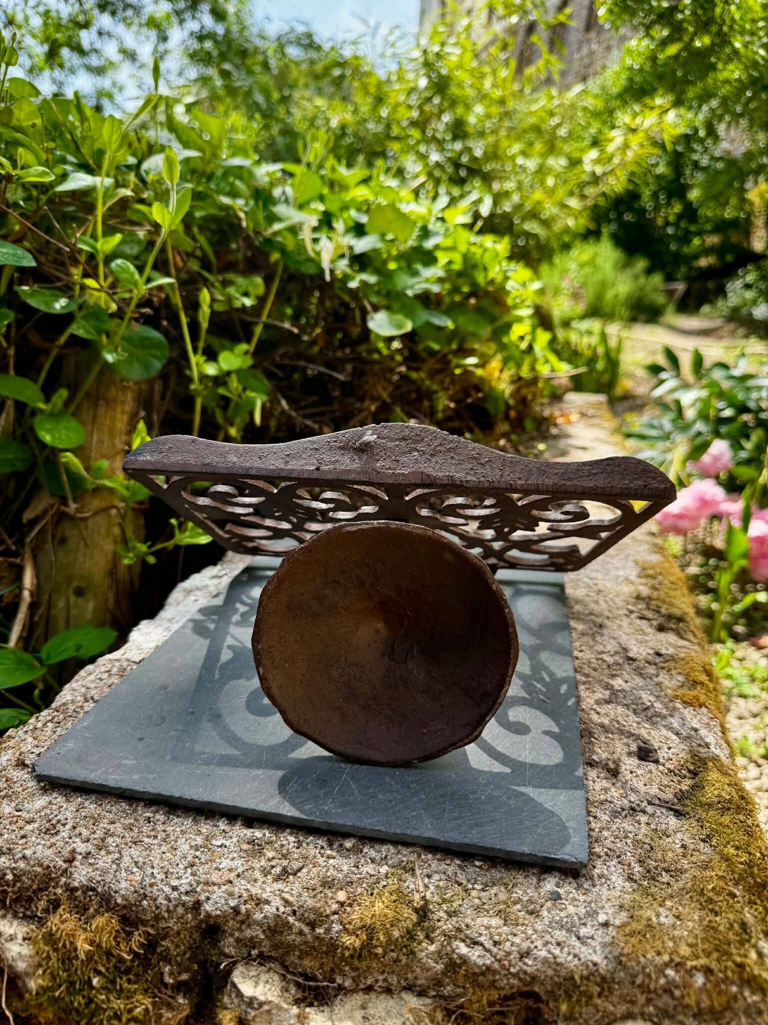 Porte revues lutrin en fer forgé Art Nouveau