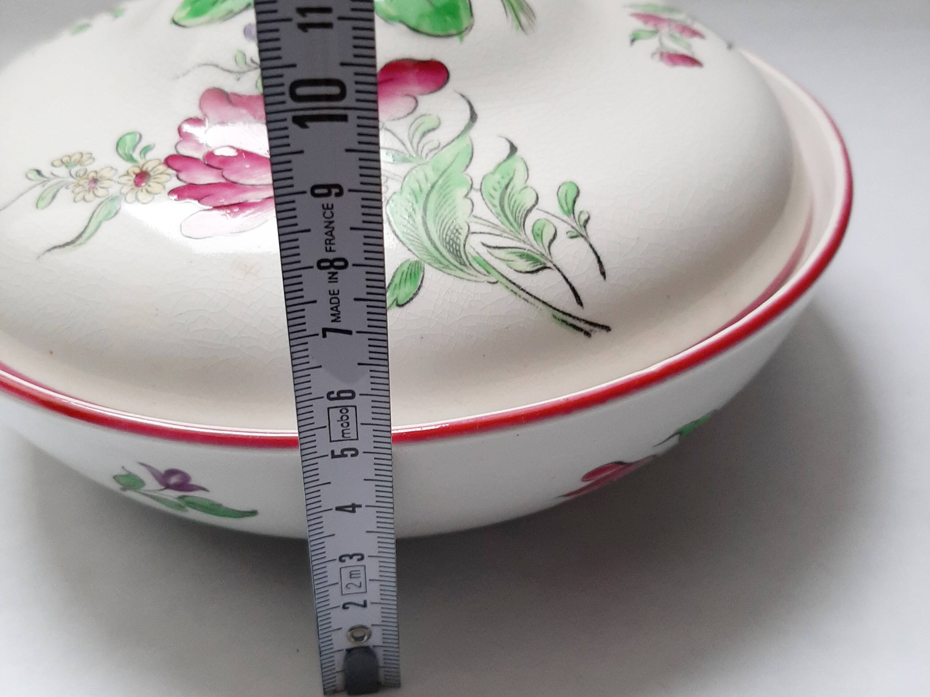 Large sweet jar in Lunéville earthenware.