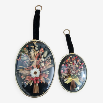 Dried flower medallion frame