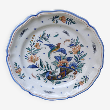 Old Gien earthenware scalloped plate with Cornucopia pattern