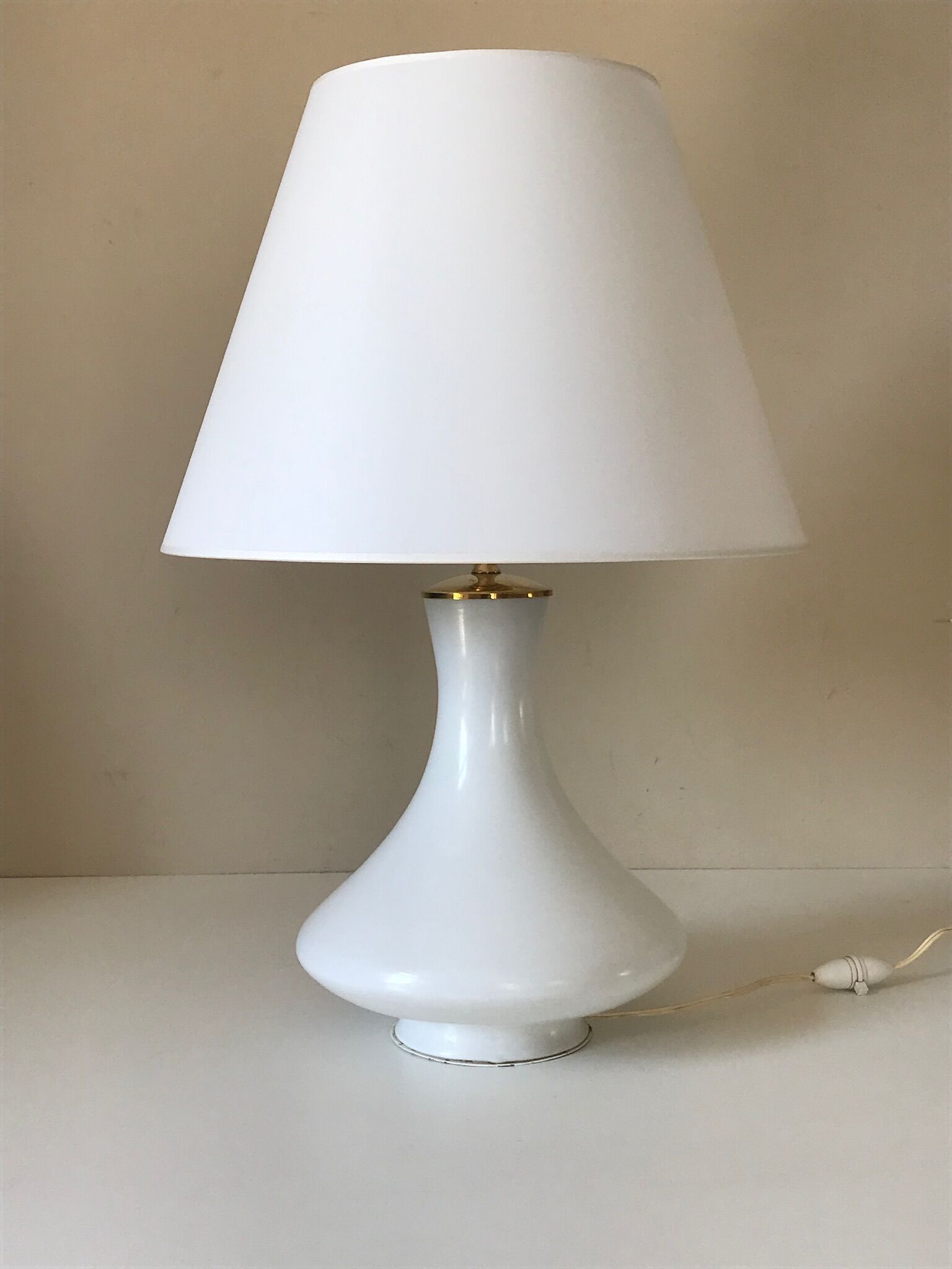 Opaline and brass opaline lamp 70