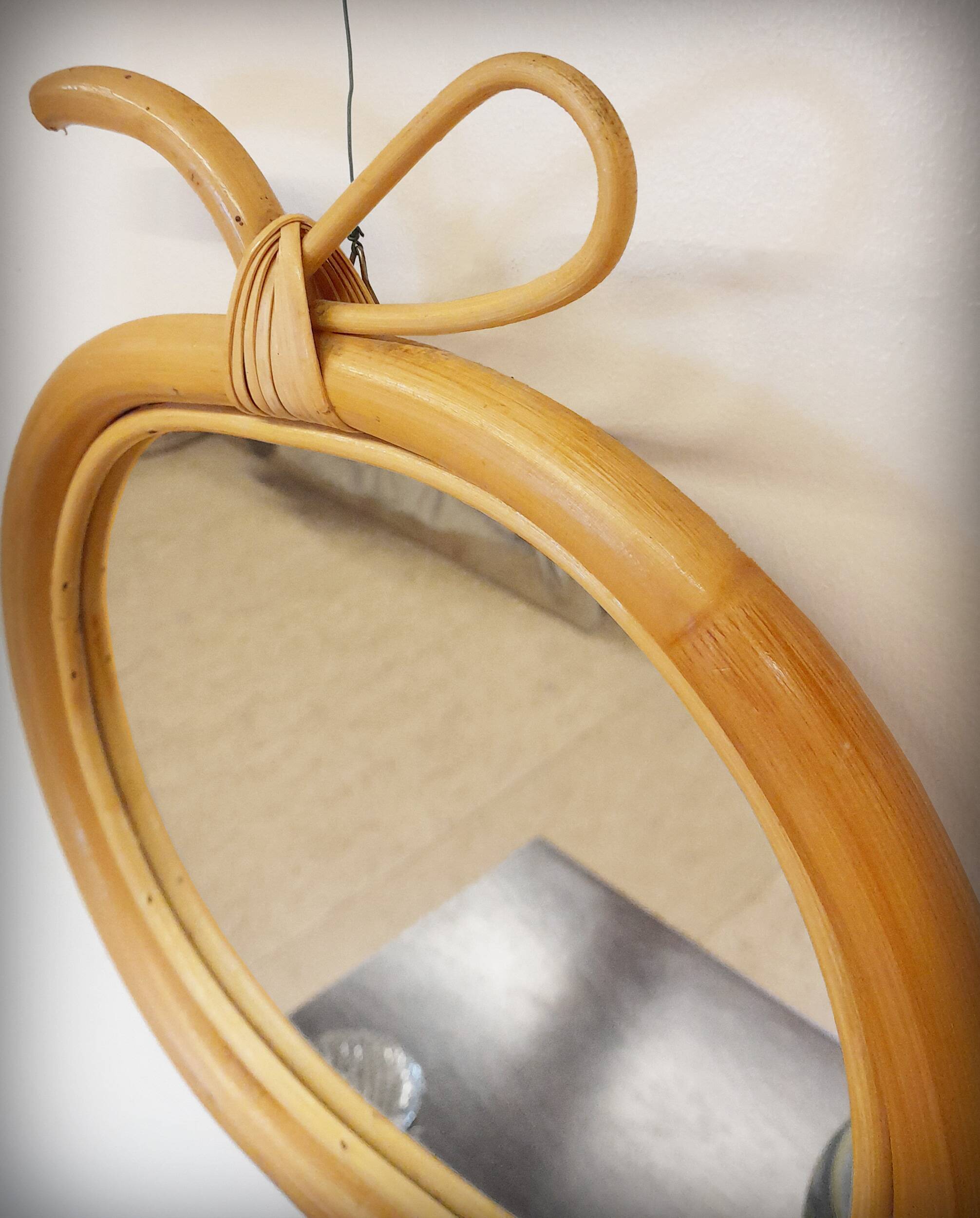 Rattan apple mirror