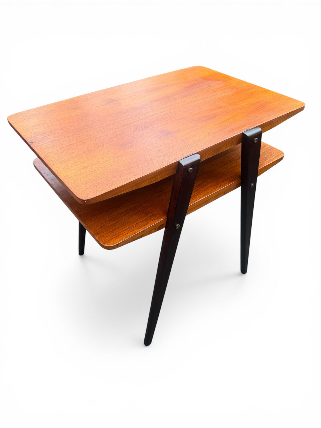 Table d’appoint / chevet scandinave à double plateau Suède 1960