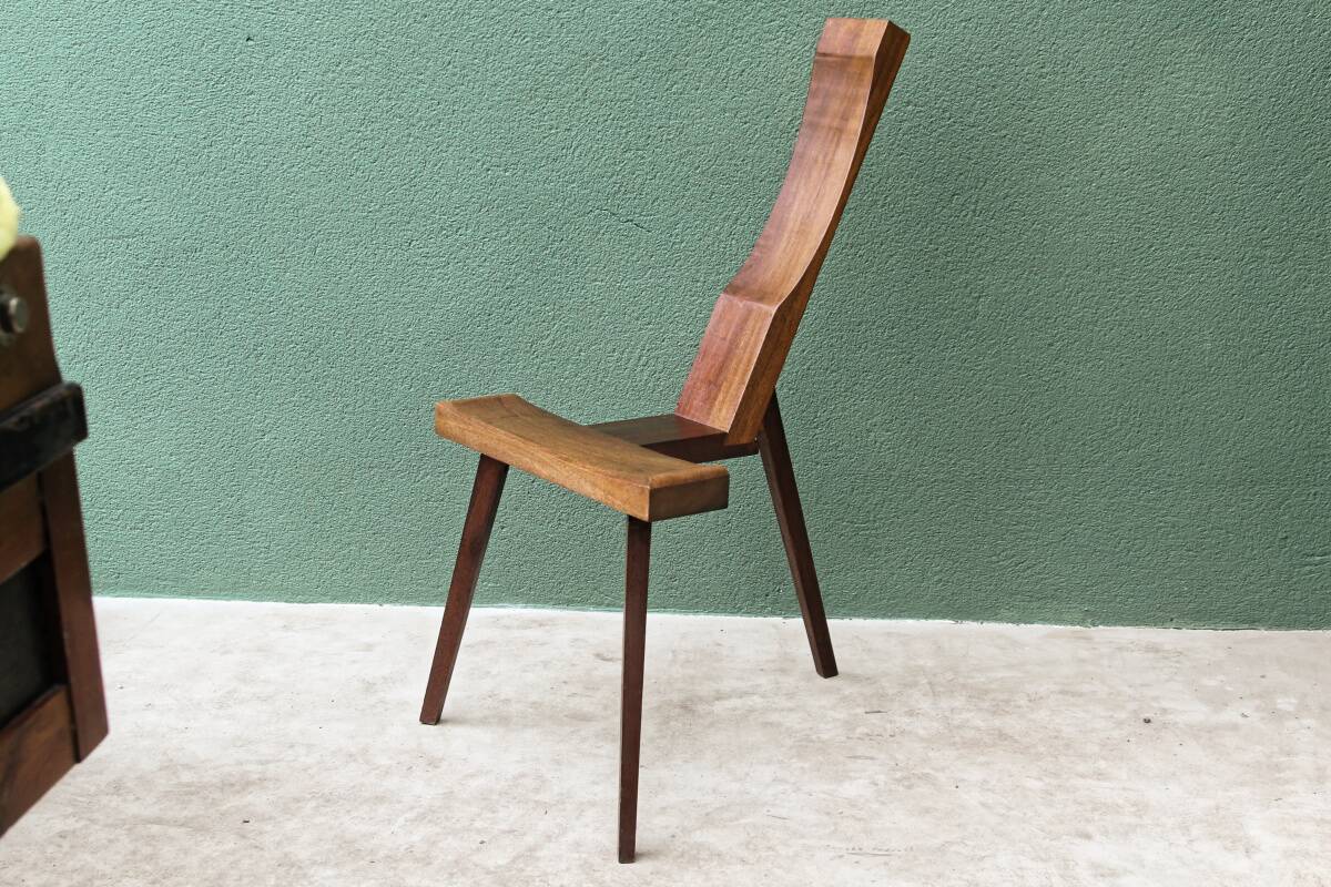 Modernist tripod chair