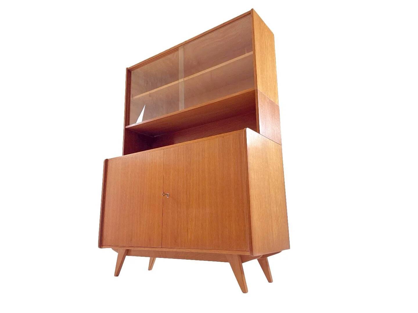 Vintage U-450 display cabinet – Jiroutek for Interier Praha