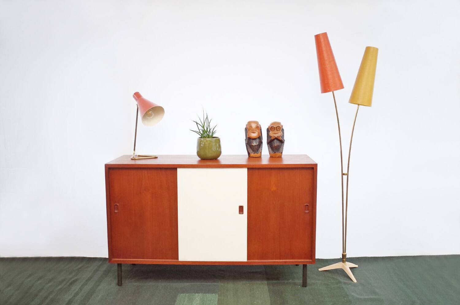 Buffet danois en teck vintage Commode portes coulissantes tiroirs