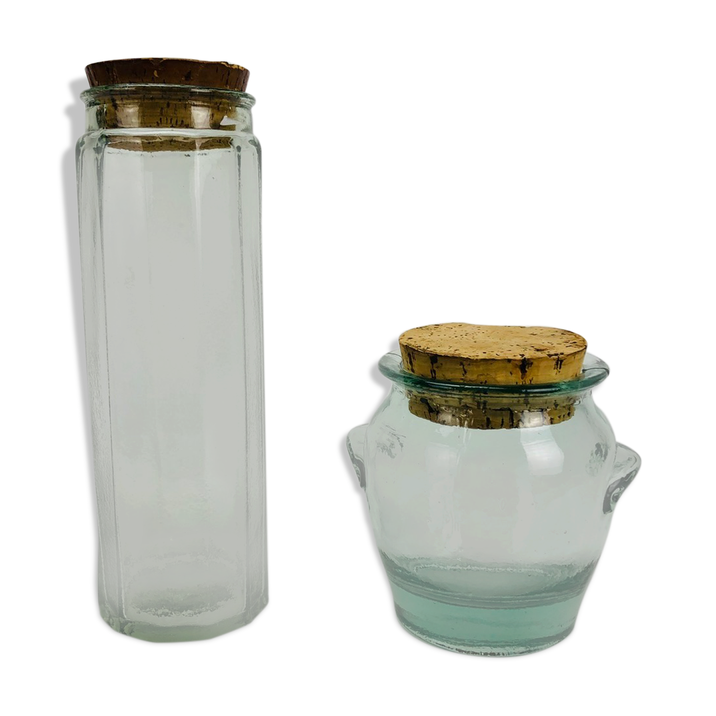 Bocaux anciens en verre moulé