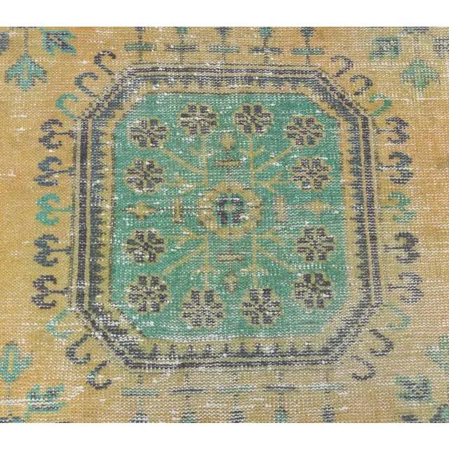 Tapis floral turc vintage noué à la main des années 1970 80x354