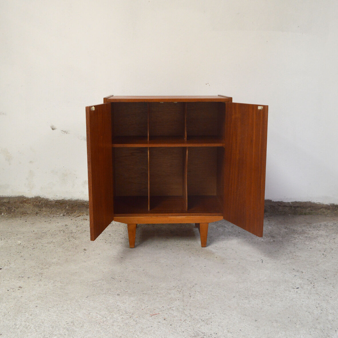 Meuble range-disques G-Plan