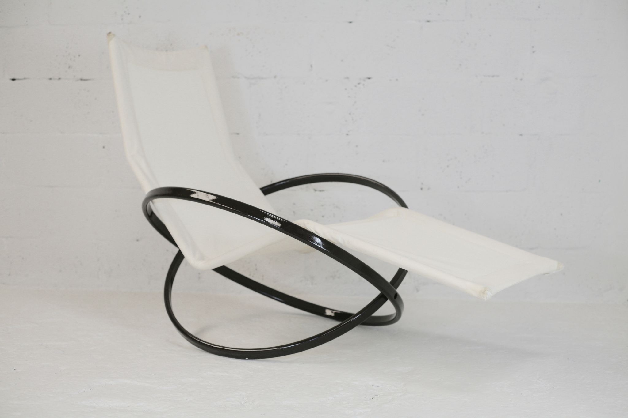 Roger Lecal rocking long chair, Jetstar model, brown lask and canvas, France, 1975