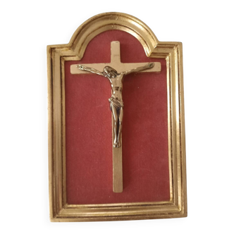 Crucifix cadre doré à fond rose