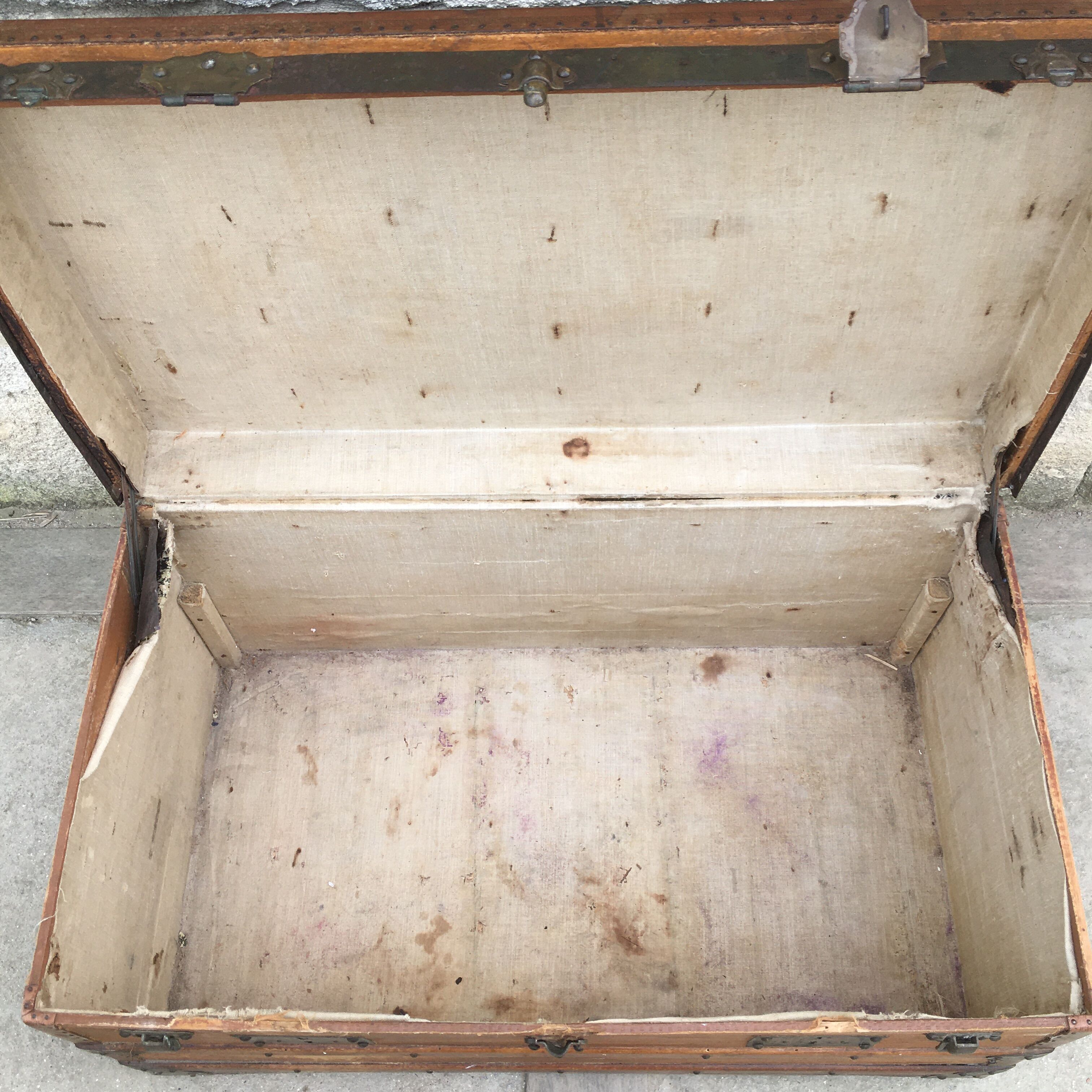 Travel trunk 1900 leather and wood