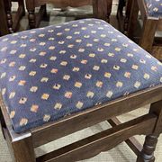 Suite de 6 chaises anglaises 19ème en chêne
