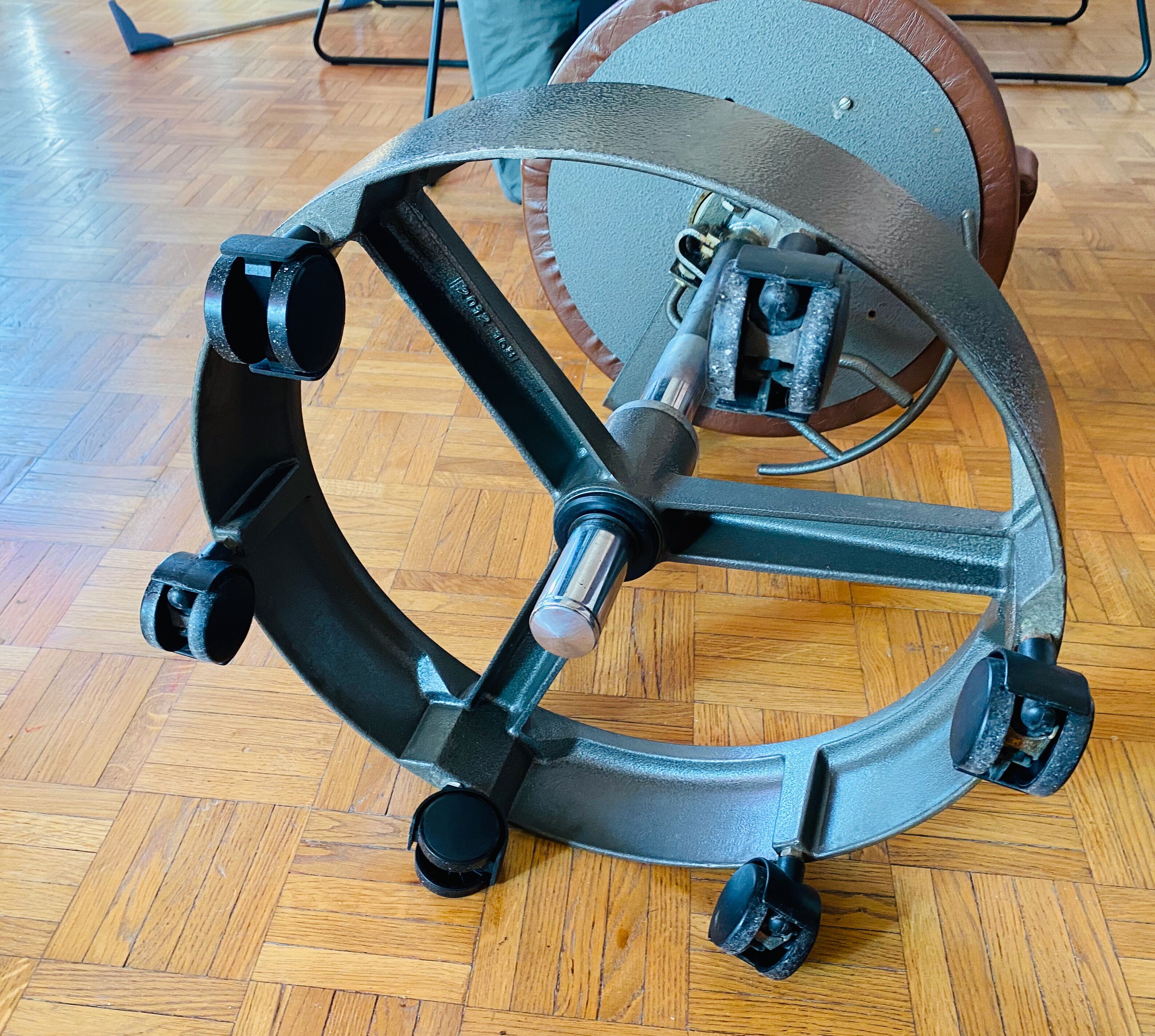 Swivel chair
