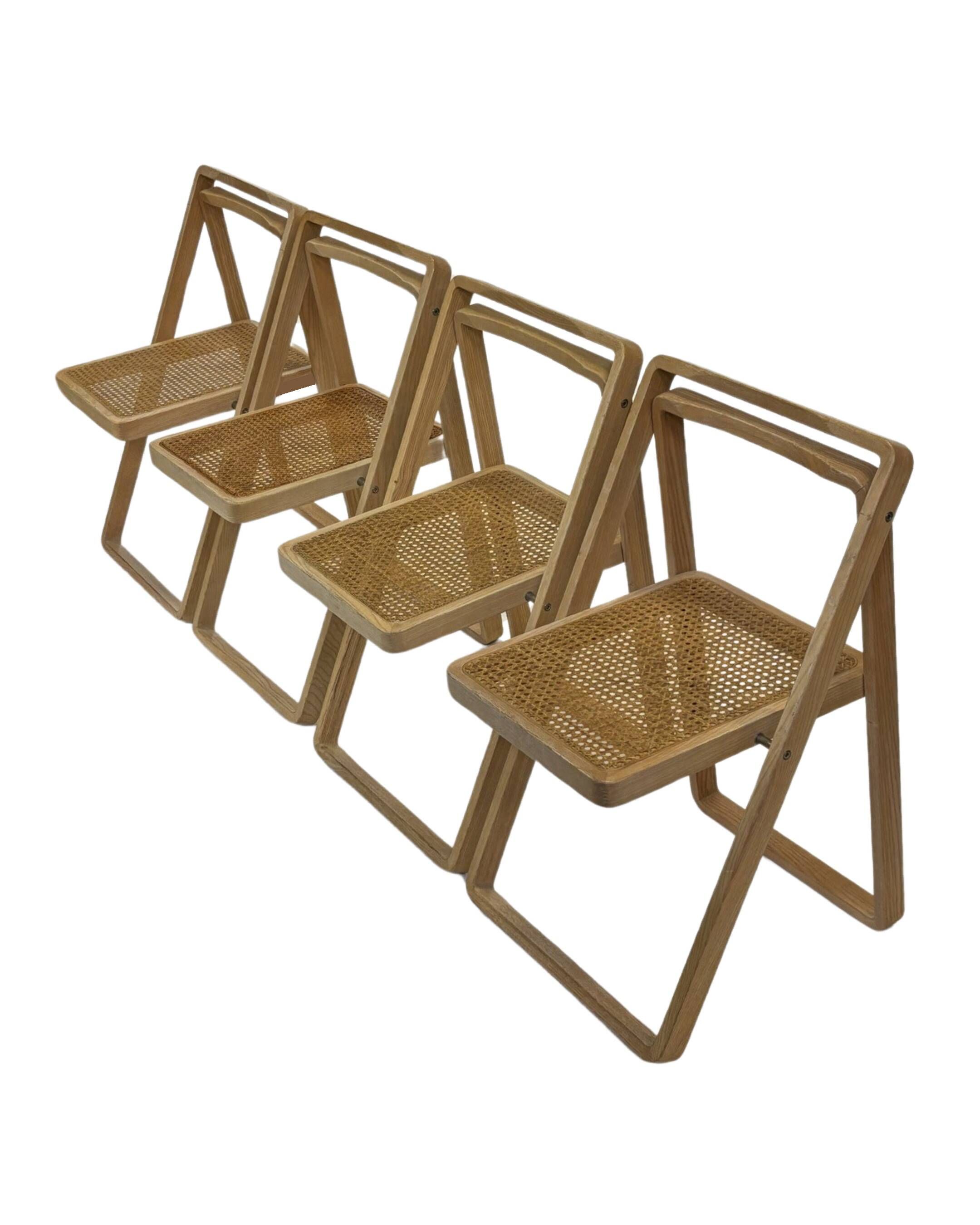 Ensemble vintage de 4 chaises pliantes, design en sangle et bois, années 1970