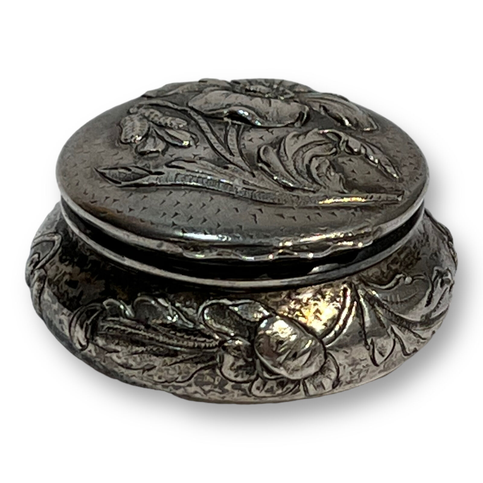 Powder magazine with solid silver mirror