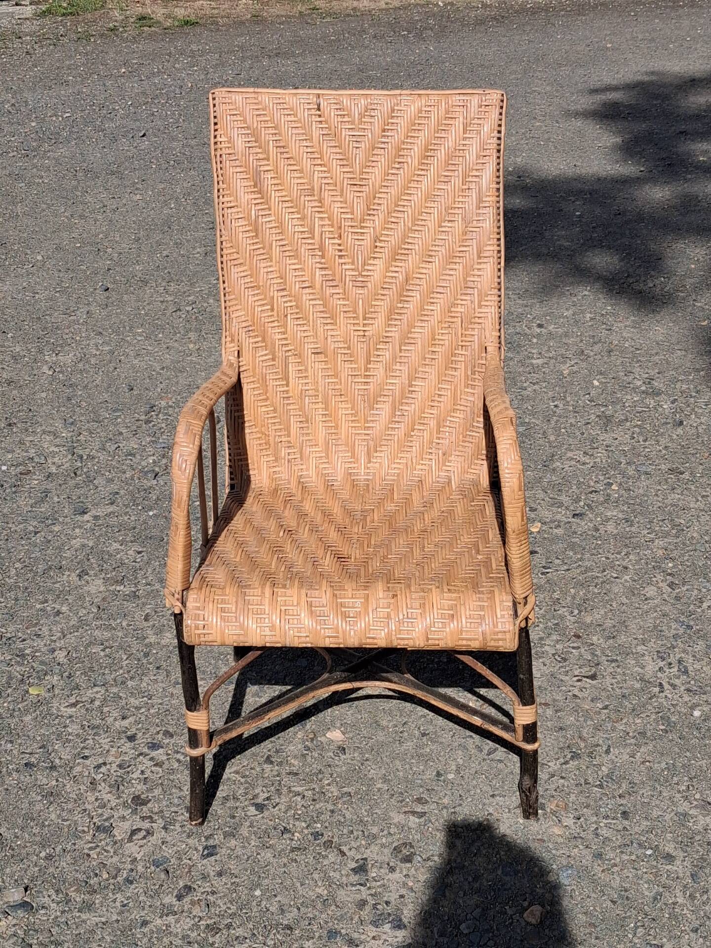Fauteuil en rotin ancien