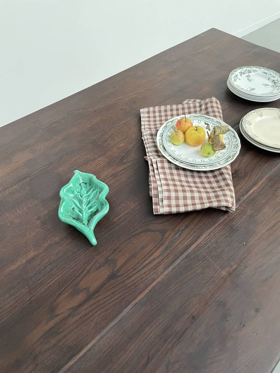 Plat feuille céramique verte
