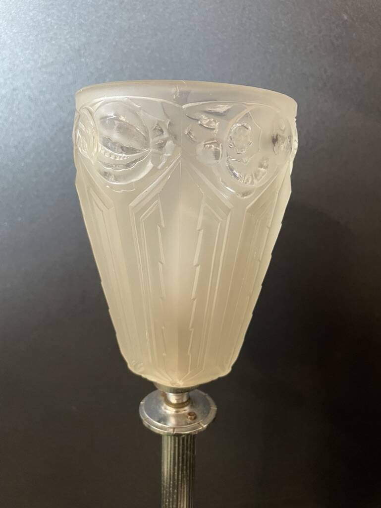 Art Deco table lamp – Silver bronze & pressed/molded glass