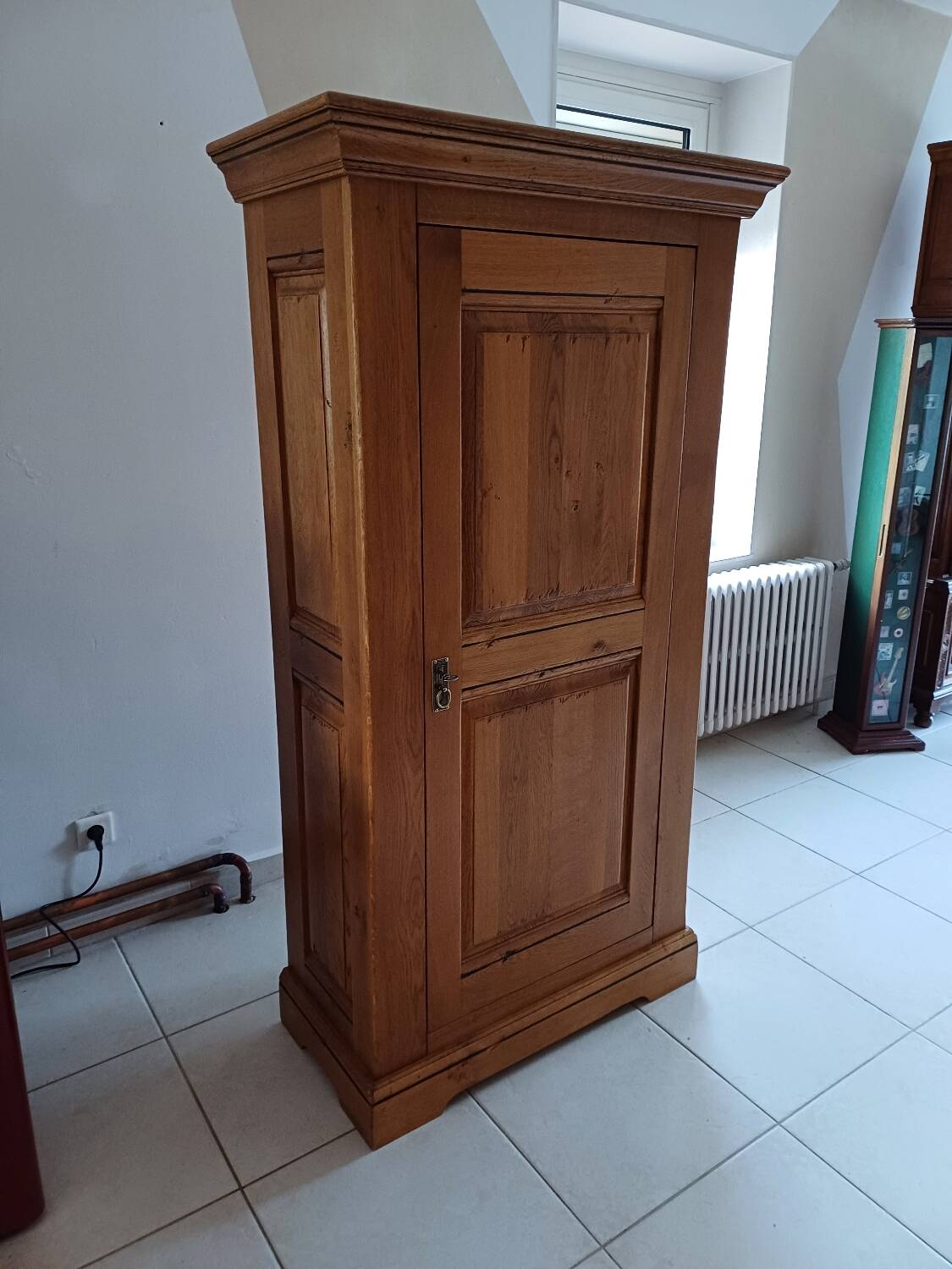 Solid oak bonnet maker