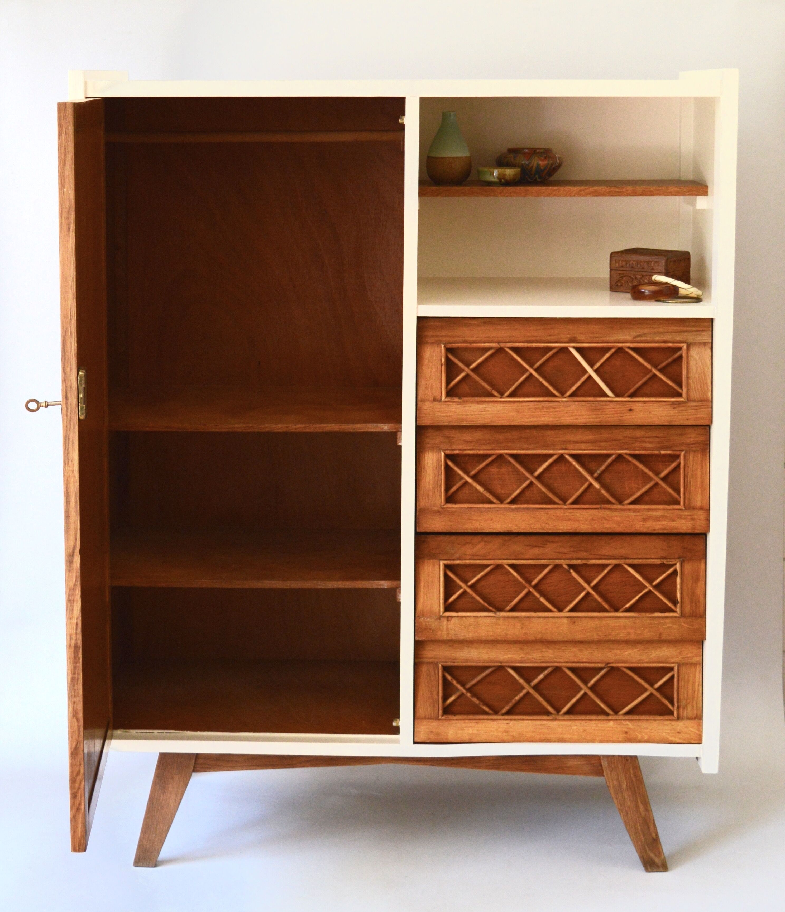Cabinet rattan
