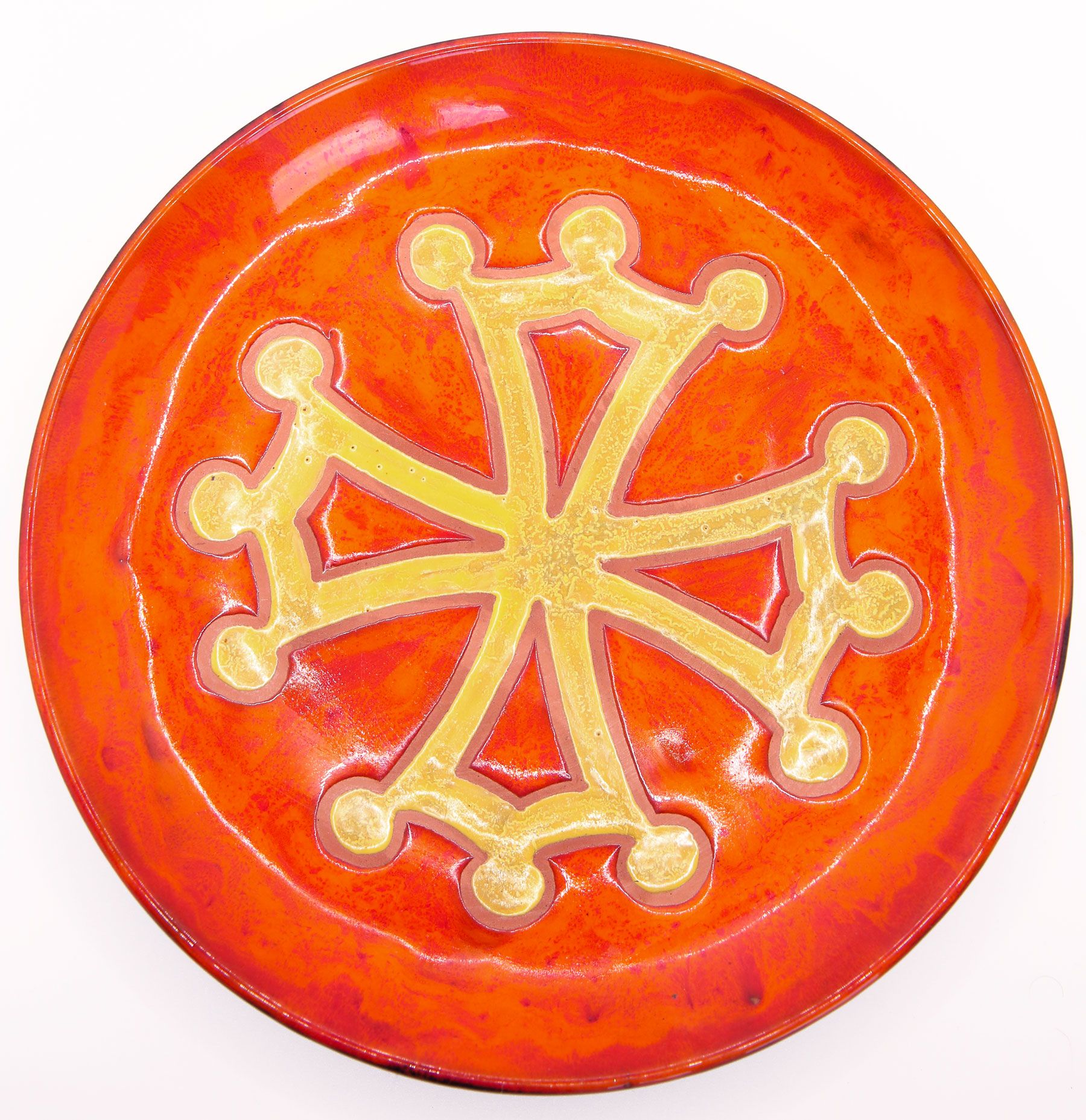 Plate in red enamelled earth at the Occitan Cross by Paul Azema, Vallauris