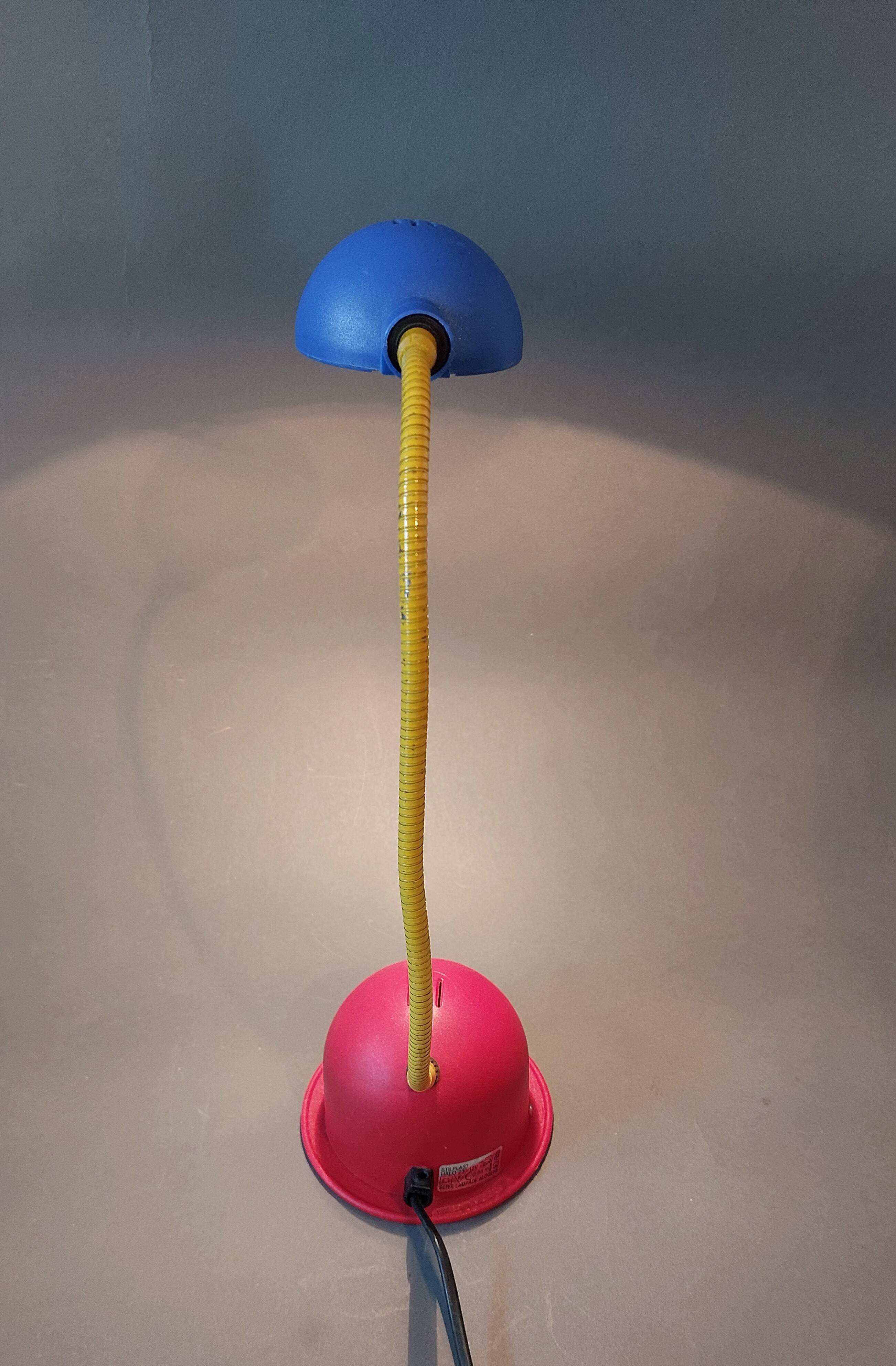Halogen desk lamp Memphis Stilplast Movement, Italy 1980.