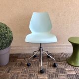 Mauï Kartell office chair design Vico Magistretti swivel wheel
