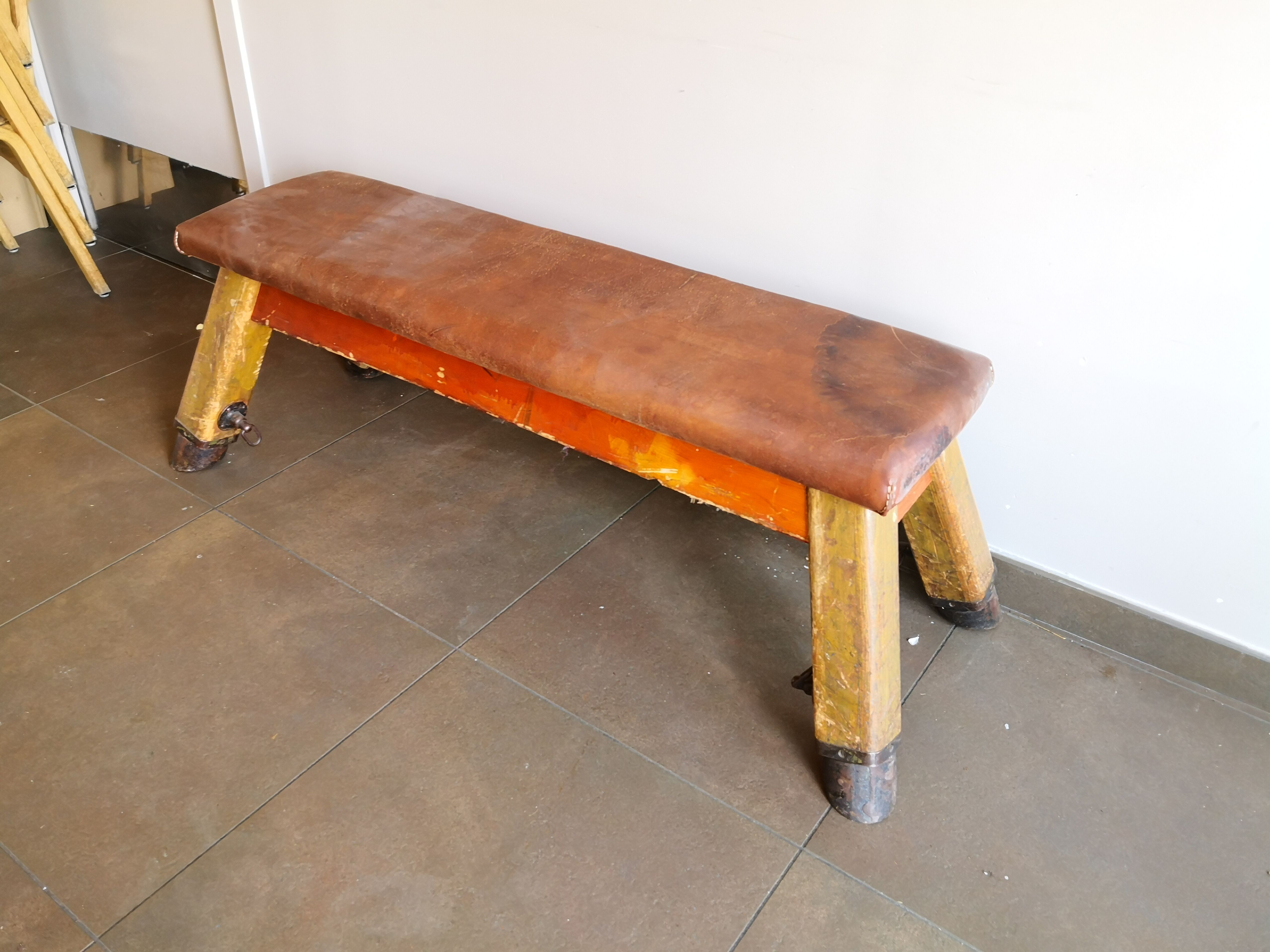 banc vintage en cuir, Tchécoslovaquie années 60, banc de gym, cheval d'arçon