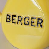 Old yellow pitcher Berger Annisette