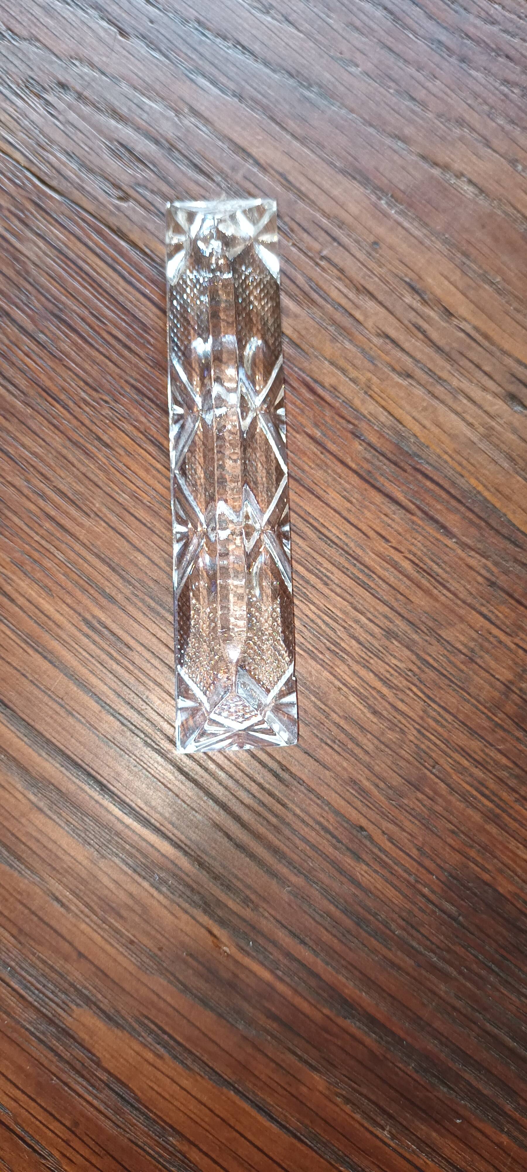 12 cut crystal knife holders